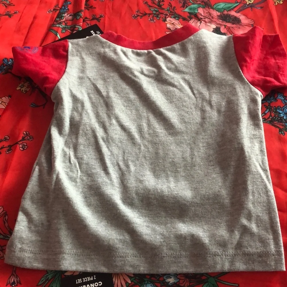 🦖🦕CONVERSE NWT red and gray 2Piece set boys size 24M🦖🦕